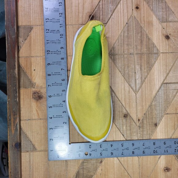 OOFOS Oomg Eezee Women's 9 Low Comfort Shoes Yellow Recovery Slip On Sneakers - Picture 11 of 12